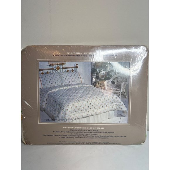 Vintage 80s Registry Double Flat Sheet Primarily Bouquets Red Yellow Blue Floral - Picture 6 of 7